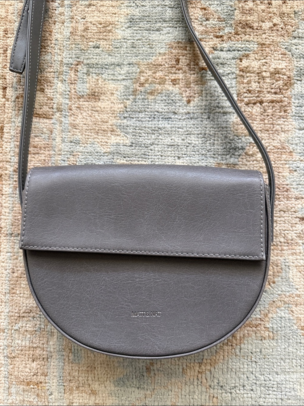 Matt & Nat Rith Saddle Vegan Leather Cross Body Purse Shadow Gray - Picture 3 of 5